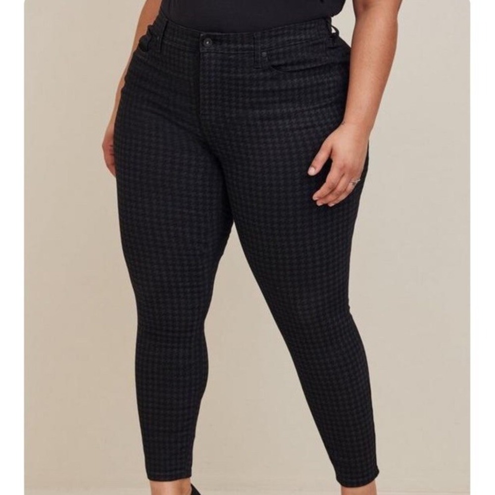 Torrid Jeans 12R Black Super Soft Sky High Rise Skinny Houndstooth Stretch $85